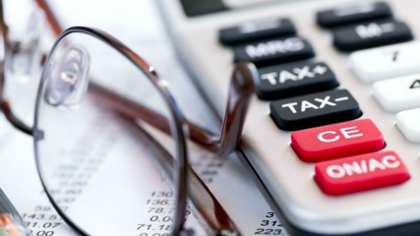 ఆటోమొబైల్ సెక్టార్‌కు బూస్ట్.. ట్యాక్స్ తగ్గించే యోచనలో జీఎస్టీ కౌన్సిల్...