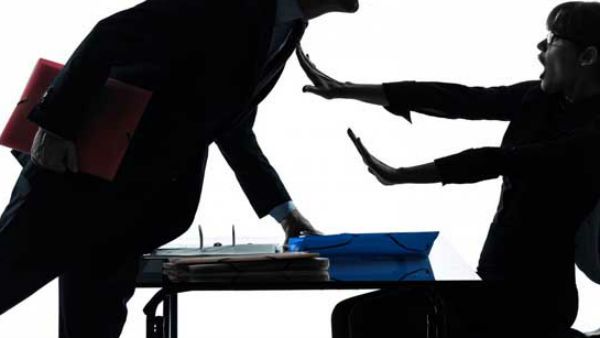 విద్యార్థినితో ట్యూషన్ టీచర్ : తన క్యాబిన్‌లో.. పాడుపని...!!! అరెస్ట్