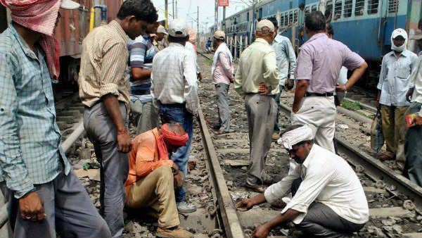 రైల్వే ఉద్యోగులకు 78 రోజుల బోనస్: కేంద్రం నిర్ణయంతో 11లక్షలమందికి లబ్ది