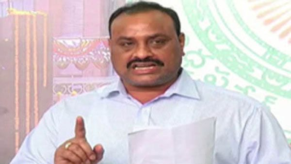 నాడు ప్రజలు అచ్చెన్నను చితక్కొడితే కాపాడింది పోలీసులే ... మర్చిపోవద్దని పోలీస్ అధికారుల సంఘం ఫైర్