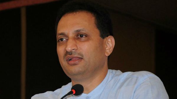 ఐఏఎస్ అధికారి రాజీనామా, పాకిస్థాన్ వెళ్లిపో, పోరాటం చేస్తావా ? అదే నీకు కరెక్ట్, బీజేపీ ఎంపీ!