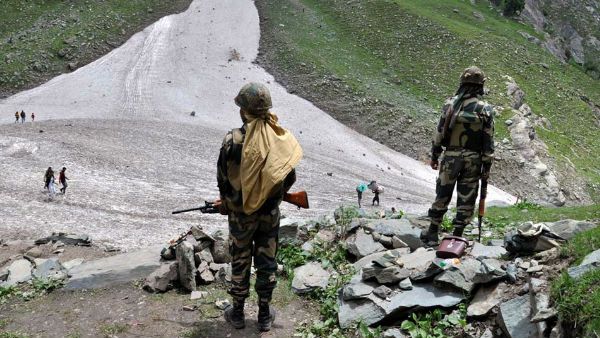 పడవల ద్వారా చొరబడేందుకు ఉగ్రవాదుల ప్లాన్: అప్రమత్తంగా భారత బలగాలు