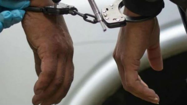 విదేశీ వనితపై ఖాకీల సాముహిక లైంగికదాడి.. ఇద్దరిపై కేసు