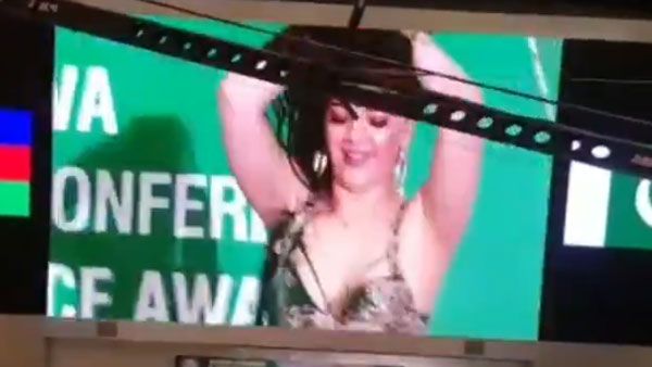 పెట్టుబడుల కోసం తిప్పలు: పారిశ్రామికవేత్తల కోసం ఇన్వెస్టర్ల సమ్మిట్ లో బెల్లీ డాన్సులు!