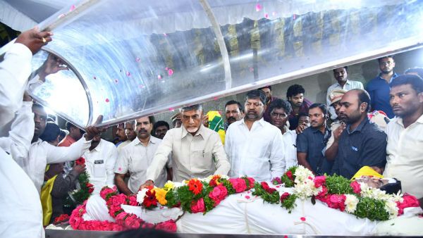 బాబు దూరం పెట్టారు: కోడెల మరణంపై తెలంగాణ అసెంబ్లీ అవరణలో వైసీపీ ఎమ్మెల్యే, కేటీఆర్‌తో భేటీ