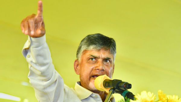 వైయస్ విగ్రహాలకు ఎవరు అనుమతించారు: నేరస్తుడు సీఎం అయితే ఇలాగే: చంద్రబాబు ఫైర్..!