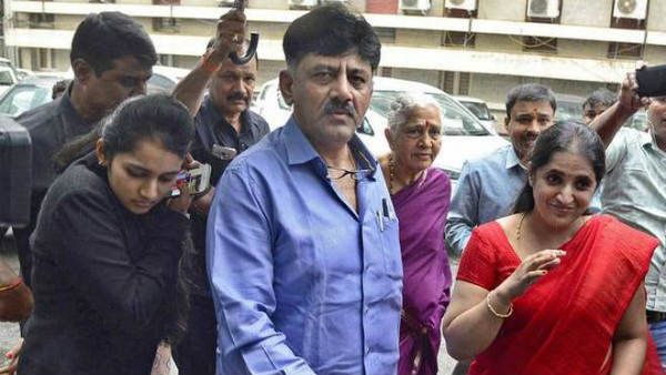 ఈడీ ముందు హాజరైన ఐశ్వర్య, రూ. 100 కోట్ల ఆస్తి ఎలా వచ్చింది, కూతురు పేరుతో డీకే !