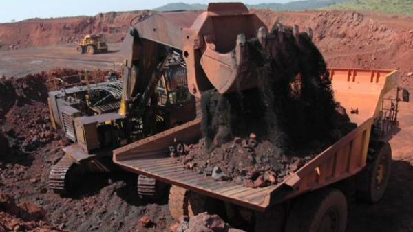 లీగల్ గా వ్యాపారం చేస్తే మాఫియా అంటారా .. మూడు రోజులు గ్రానైట్ క్వారీలు బంద్