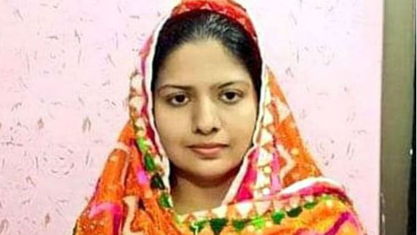 పాకిస్థాన్‌లో పోలీస్ అధికారిగా తొలి హిందూ యువతి