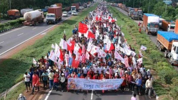 ఉపాధి కల్పించమని కోరితే.. లాఠీచార్జీ చేసి, టియర్ గ్యాస్ ప్రయోగించిన పోలీసులు...