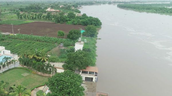 కృష్ణమ్మ పరవళ్లు.. రికార్డు స్థాయిలో వరద ఉధృతి
