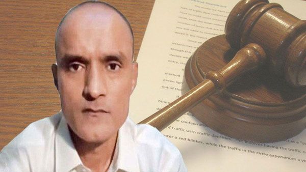 కుల్‌భూషన్ జాదవ్ కేసు : నేరాన్ని అంగీకరించమని ఆయనపై పాకిస్థాన్ తీవ్ర ఒత్తిడి తెస్తోంది