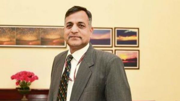 ఈసీ అశోక్ లావాసా భార్య ఆదాయంపై ఐటీ శాఖ నజర్ : నోటీసులు జారీ