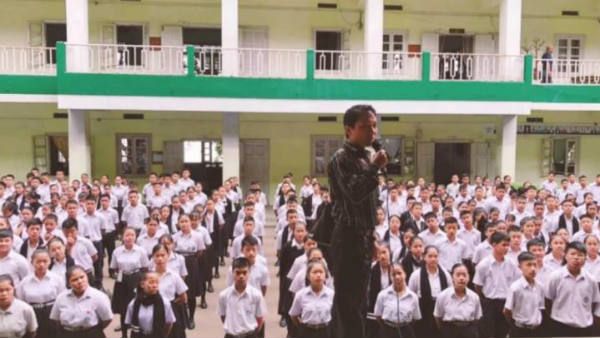 వేరే కమ్యూనిటీ వారిని పెళ్లి చేసుకోవద్దు: పాఠశాలల్లో విద్యార్థులో ప్రతిజ్ఞ! ఎందుకంటే?