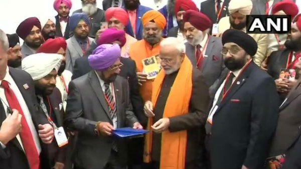 టైగర్, ఉక్కు మనిషి: మోడీపై సిక్కు ప్రతినిధుల ప్రశంసలు, వినతి