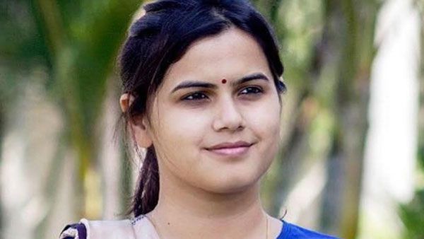 ఎన్సీపీకి షాక్: బీజేపీలో చేరిన బీడ్ అభ్యర్థి నమిత..