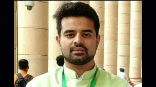 మాజీ ప్రధాని మనుమడు కనపడటం లేదు, న్యూస్ పేపర్లో ప్రకటన, హై కోర్టు, దెబ్బకు!