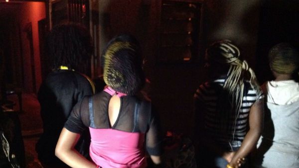 అతిథి గృహాలు కాదు.. వ్యభిచార కొంపలు.. కొరడా ఝలిపిస్తున్న పోలీసులు..!