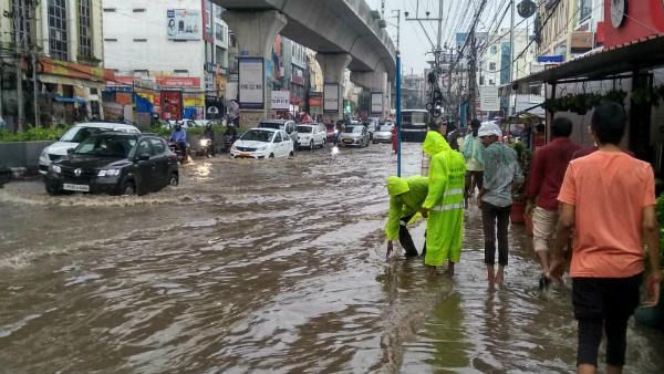 తెలుగు రాష్ట్రాల్లో భారీ వర్షాలకు అదే కారణమా! అసత్య ప్రచారమంటూ..
