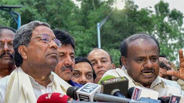 అమ్మ దయతోనే సీఎం అయ్యా.. మీ చేతిలో ఆటబొమ్మను కాదు.. కాంగ్రెస్‌కు కుమార ఝలక్