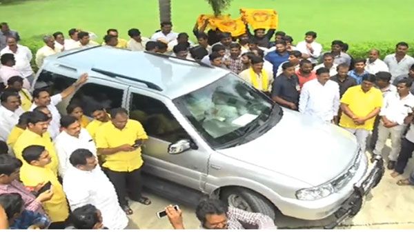 యరపతినేని, కోడెల, చింతమనేని అరాచకాలు బయటకు రాకుండా టీడీపీ రాద్దాంతం చేస్తోంది:అంబటి