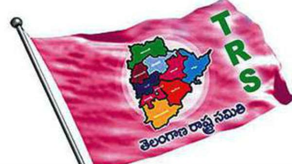 8 మంది టీఆర్ఎస్ నేతలు జంపా.. అమిత్ షా సమక్షంలో కాషాయం కండువా.. అందులో నిజమెంత?