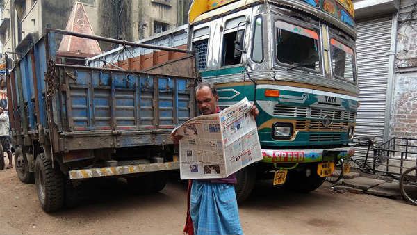 వాహనదారులకు డ్రెస్ కోడ్.. లుంగీ కట్టి డ్రైవింగ్ చేస్తే 2 వేల జరిమానా..!