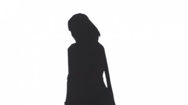 మహిళా జడ్జీ వెంటపడిన దొంగలు.. అదును చూసి..