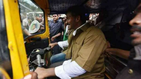 ఆటో, ట్యాక్సీ డ్రైవర్లకు రూ.10 వేల ఆర్థిక సాయం: ఆన్ లైన్ దరఖాస్తులు: వలంటీర్లకే బాధ్యత