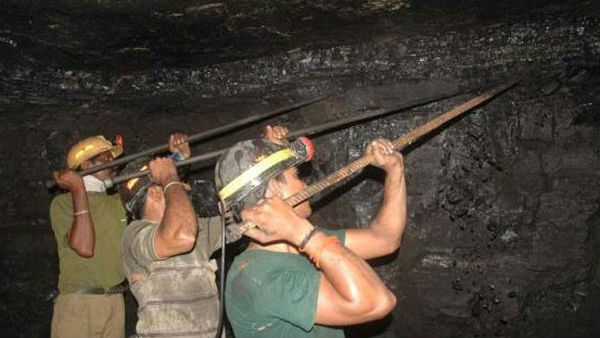 సింగరేణి కార్మికులకు బోనస్ గా లక్ష రూపాయలకు పైగా బంపర్ బొనాంజా.. ఇక పండుగే పండుగ !!