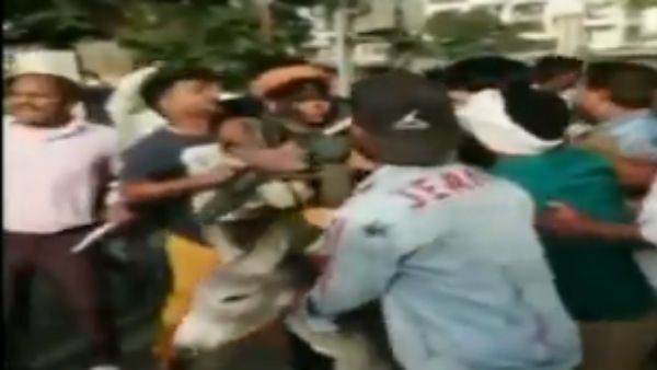 పార్టీ టిక్కెట్ల లోల్లి, బీఎస్పీ నాయకులకు చెప్పుల హారం, గాడిద మీద ఊరేగింపు, వైరల్ !