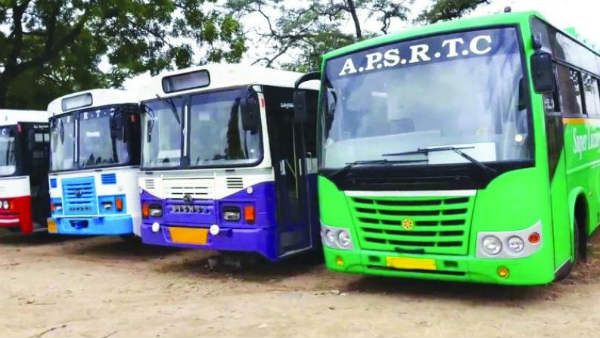 టీఎస్ఆర్టీసీ సమ్మెతో ఏపీఎస్ఆర్టీసీకి కాసుల పంట .. మెట్రో నగరాల నుండి అదనపు సర్వీసులు
