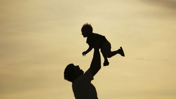 మగబిడ్డను పుట్టిస్తామని.. థాయ్‌లాండ్, దుబాయ్‌కు పంపిస్తూ..