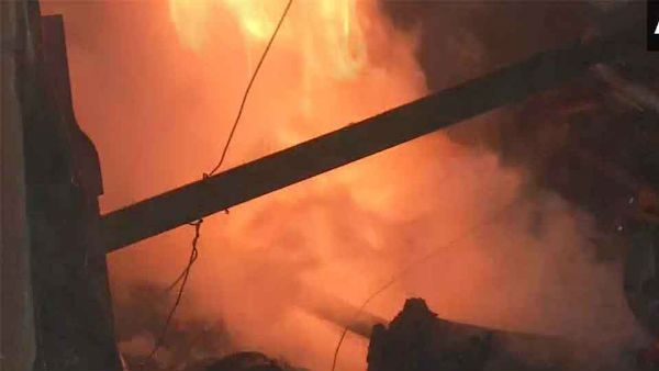 దీపావళి వేడుకల్లో అపశృతి .. దేశ రాజధానిలో భారీగా అగ్ని ప్రమాదాలు..!