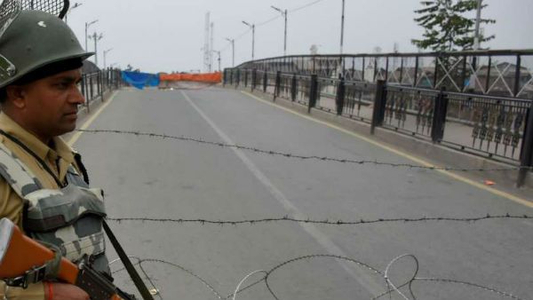 వారు తప్ప: కాశ్మీరీ నేతలకు గృహ నిర్బంధం నుంచి విముక్తి..ఎట్టకేలకు!