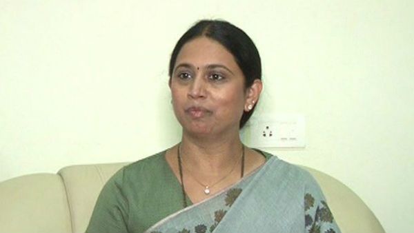 సవాల్: అక్రమ ఆస్తులు నిరూపిస్తే ప్రభుత్వానికి రాసిస్తా, కాంగ్రెస్ లేడీ ఎమ్మెల్యే లక్ష్మి !