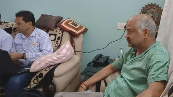 లెక్చరర్స్ ఫోరం బాస్ ఇంట్లో ఏసీబీ సోదాలు, నగదు, డిపాజిట్ పత్రాలు స్వాధీనం