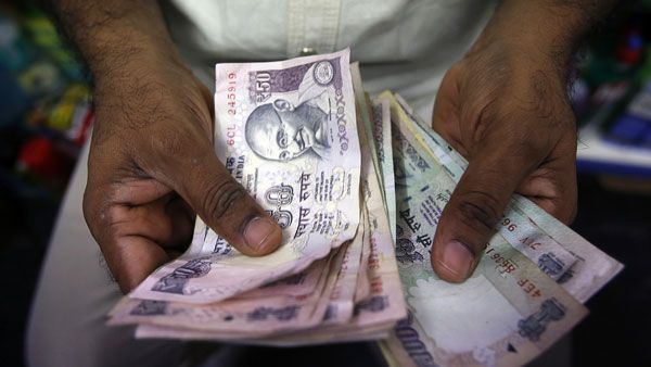 కనీసవేతనాన్ని పెంచిన ఆ ప్రభుత్వం... పనిమనుషులకు వర్తిస్తుందా..?