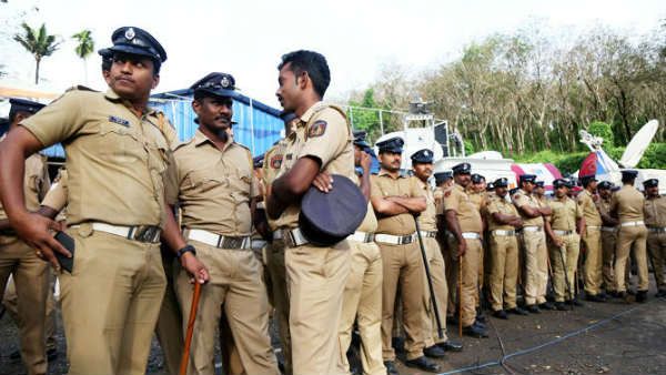 మహారాష్ట్రలో రూ. 142 కోట్లు, 975 ఆయుధాలు సీజ్, ఆ డబ్బు ఎవరిదంటే, సినీ తారలు !