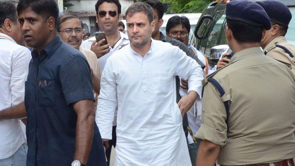 వీవీఐపీ రహస్య పర్యటనలకు చెక్, విదేశాలకు కూడ భద్రతా సిబ్బంది