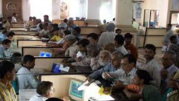 ఆర్బీఐ ఎఫెక్ట్ : సీనియర్ సిటిజెన్ల వడ్డీ రేట్లపై కోత విధించిన ఎస్‌బీఐ..ఎంతో తెలుసా?