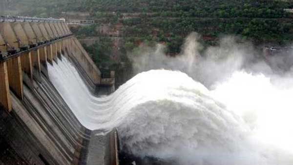 శ్రీశైలానికి మళ్లీ వరద ఉధృతి: గేట్లు ఎత్తివేత