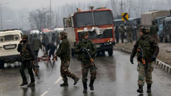 అనంతనాగ్‌లో ఉగ్రపంజా..గ్రెనేడ్లతో దాడి, 10 మందికి గాయాలు