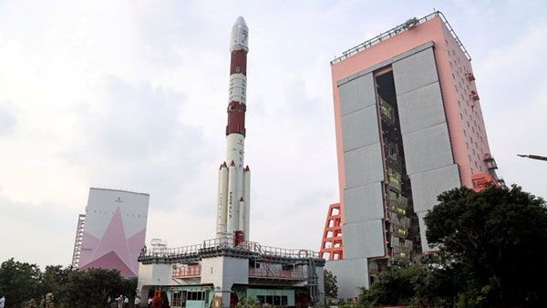 ఇస్రో దూకుడు: ఒకేసారి 13 యూఎస్ నానో ఉపగ్రహాలు..కార్టోశాట్