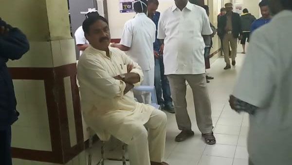 మంత్రి ఎర్రబెల్లి కారు బోల్తా.. ఇద్దరు మృతి, ముగ్గురికి తీవ్రగాయాలు