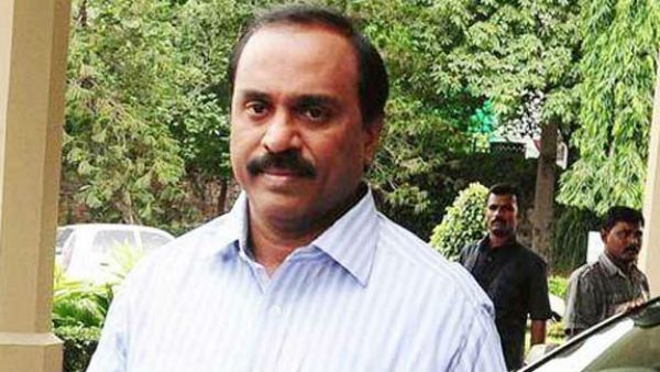 గాలి జనార్దన్ రెడ్డి సోదరులు, కర్ణాటక మంత్రిపై కేసు, తెలంగాణలో భూములు, గోల్ మాల్ !