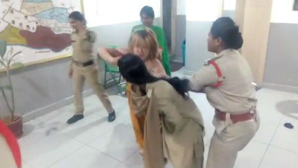 మీ అంతు చూస్తా .... బంజారా హిల్స్ పోలీస్ స్టేషన్ లో యువతి హల్ చల్