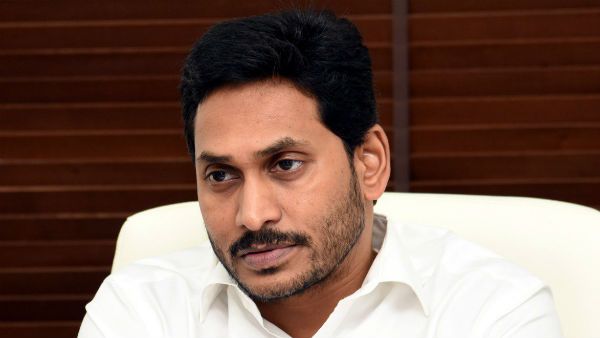 టార్గెట్ జగన్: వారంతా ఒక్కటవుతున్నారు! మంత్రులు, సీనియర్లపై సీఎం అసహనం!