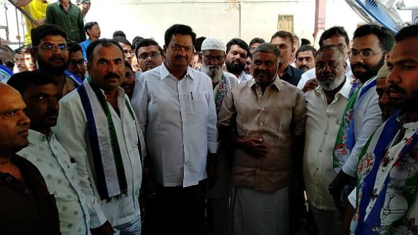 జగన్ దెబ్బకు జేసీ శిబిరం విలవిల.. వైసీపీలోకి ప్రధాన అనుచరుడు షబ్బీర్ అలీ