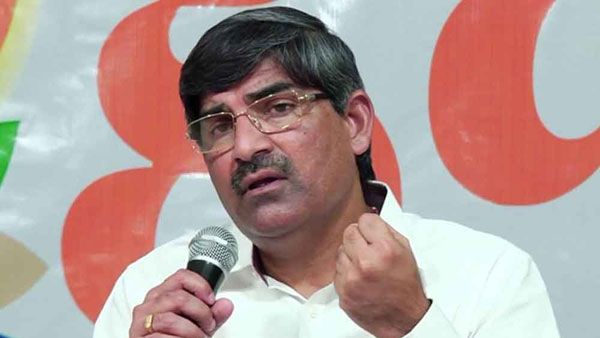 ప్రభుత్వ ప్రధాన కార్యదర్శిపై ఎల్వీపై బదిలీ వేటు: సీఎంఓ అధికారికి నోటీసు ఎఫెక్ట్: ప్రభుత్వంలో కలకలం..